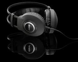 AKG K512